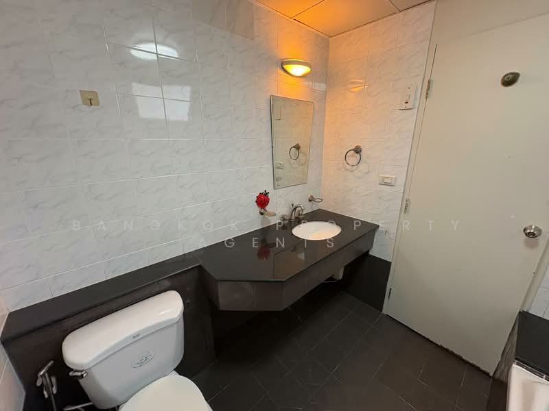 Tai Ping Towers, Bangkok, 582 Soi Sukhumvit 63, Khlong Tan Nua, Watthana, Bangkok, 2 Bedrooms, 130 sqm, Condo For Rent, by BANGKOK PROPERTY AGENTS, 500205853 - DDproperty.com