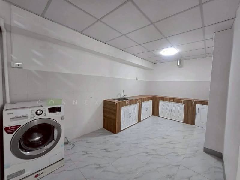 Two-story townhouses in Soi Pracha Rat Bamphen 16, แยก 3, near MRT Huai Khwang., Bangkok, -, Huai Khwang, Huai Khwang, Bangkok, 3 Bedrooms, 168 sqm, Townhouse For Sale, by Connex Property, 500205883 - DDproperty.com