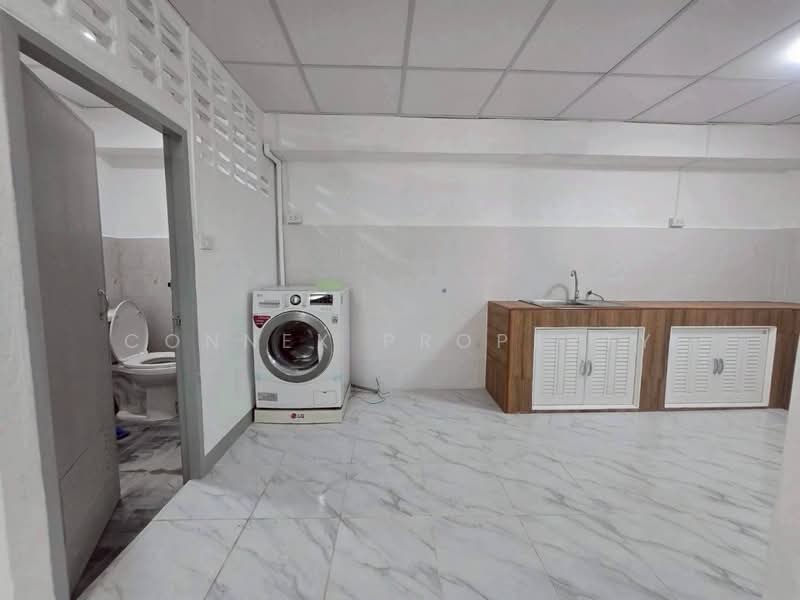 Two-story townhouses in Soi Pracha Rat Bamphen 16, แยก 3, near MRT Huai Khwang., Bangkok, -, Huai Khwang, Huai Khwang, Bangkok, 3 Bedrooms, 168 sqm, Townhouse For Sale, by Connex Property, 500205883 - DDproperty.com