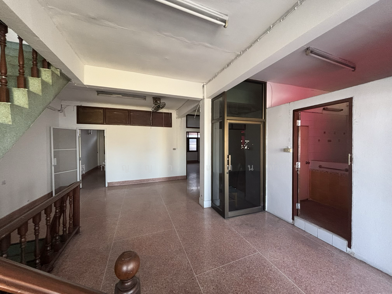 ตึกแถวติดถนนพระราม 2 - ใกล้บิ๊กซีเคหะฯ โลตัสพระราม 2, Bangkok, พระรามที่ 2, Samae Dam, Bang Khun Thian, Bangkok, , 630 sqm, Shophouse For Sale, by Sugunya Tantumnu, 500205886 - DDproperty.com