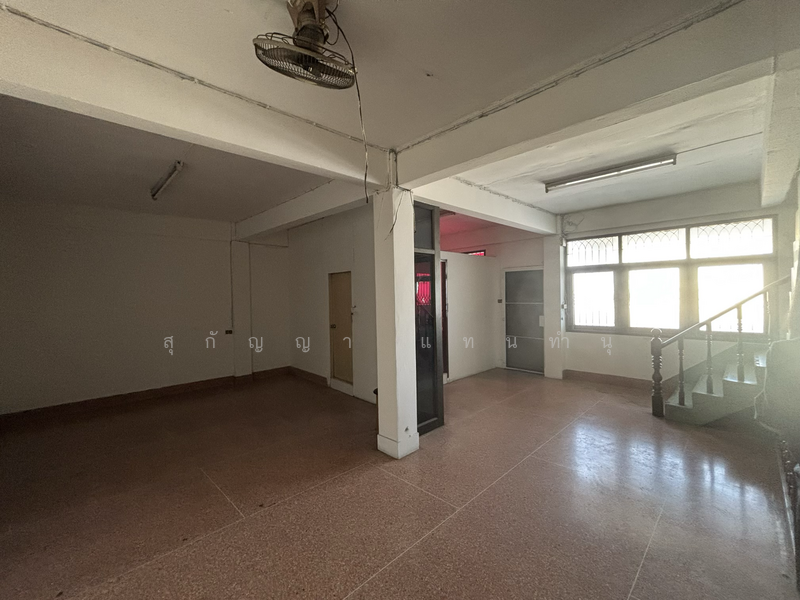 ตึกแถว/อาคารพาณิชย์ริมถนนพระราม 2 - 4.5 ชั้น (2 คูหา) ตีทะลุกัน, Bangkok, พระรามที่ 2, Samae Dam, Bang Khun Thian, Bangkok, , 630 sqm, Shophouse For Sale, by Sugunya Tantumnu, 500205886 - DDproperty.com