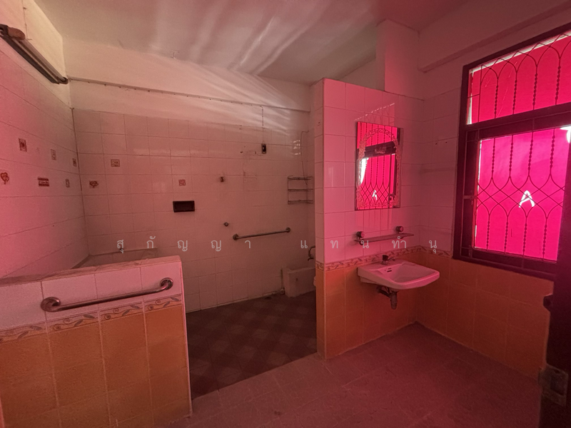 ตึกแถวติดถนนพระราม 2 - 4.5 ชั้น (2 คูหา) ตีทะลุกัน, กรุงเทพ, พระรามที่ 2, แสมดำ, บางขุนเทียน, กรุงเทพ, 630 ตร.ม., ตึกแถว-อาคารพาณิชย์ ขาย, โดย สุกัญญา แทนทำนุ, 500205886 - DDproperty.com