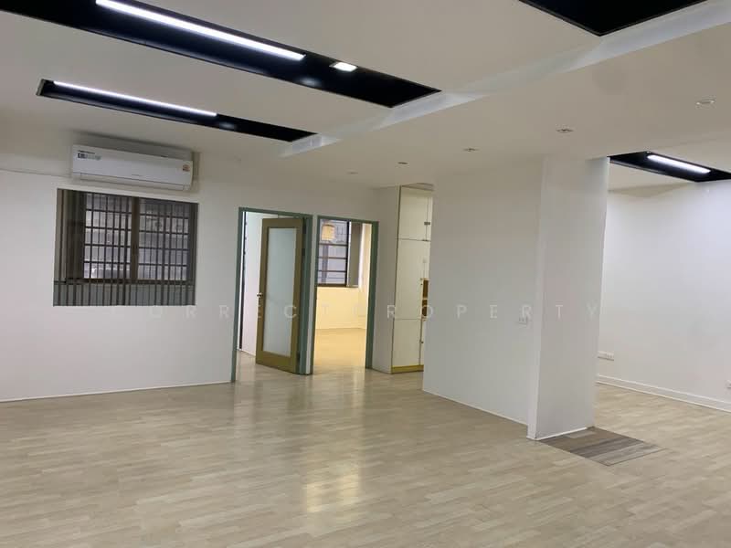 ให้เช่าสำนักงาน ริมถนนรัชดา, Bangkok, Huai Khwang, Huai Khwang, Bangkok, , 80 sqm, Office Space For Rent, by CorrectProperty, 500205897 - DDproperty.com