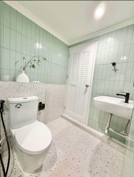 Thonglor Tower, Bangkok, Soi Thonglor, Sukhumvit 55 Road, Khlongtoei Nua, Watthana, Bangkok, 2 Bedrooms, 49 sqm, Condo For Rent, by Pavana Sirikogar, 500205987 - DDproperty.com