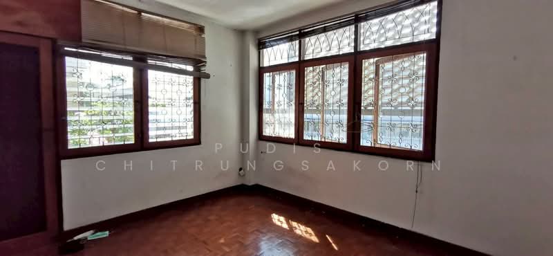 Thonglor - Ekkamai | 2-Storey Commercial Space for Rent, Bangkok, Khlong Tan Nua, Watthana, Bangkok, , 200 sqm, Shophouse For Rent, by Pudis Chitrungsakorn, 500206035 - DDproperty.com