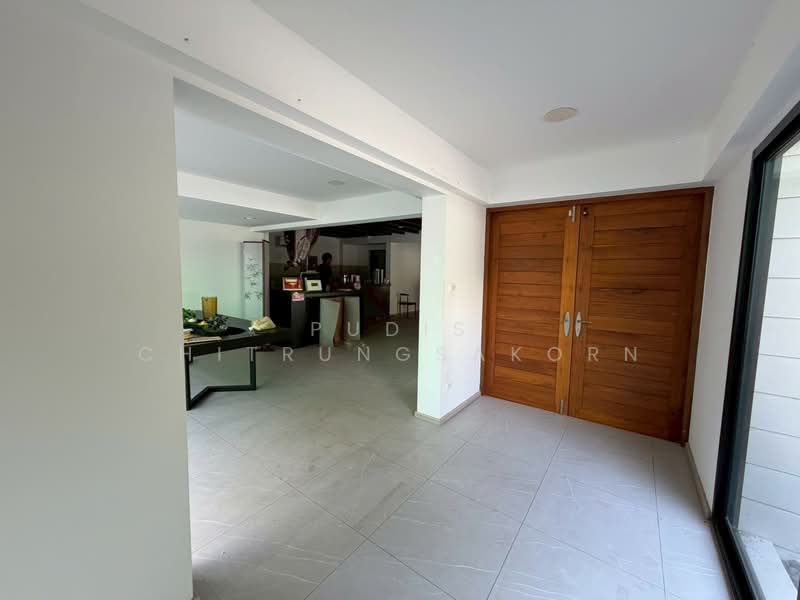 2-Storey House for Rent in Sukhumvit – Pridi Banomyong – Phra Khanong, Bangkok, Phra Kanong Nua, Watthana, Bangkok, , 350 sqm, Shophouse For Rent, by Pudis Chitrungsakorn, 500206105 - DDproperty.com