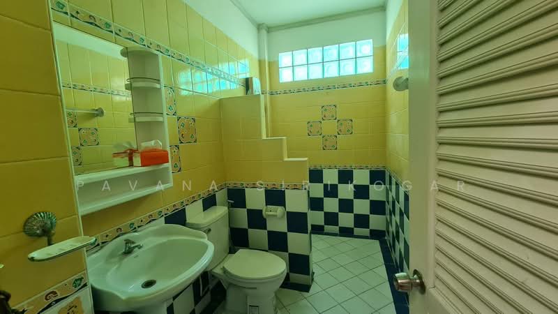 3-BR House, Bangkok, Chan Kasem, Chatuchak, Bangkok, 3 Bedrooms, 200 sqm, Single Detached House For Rent, by Pavana Sirikogar, 500206114 - DDproperty.com