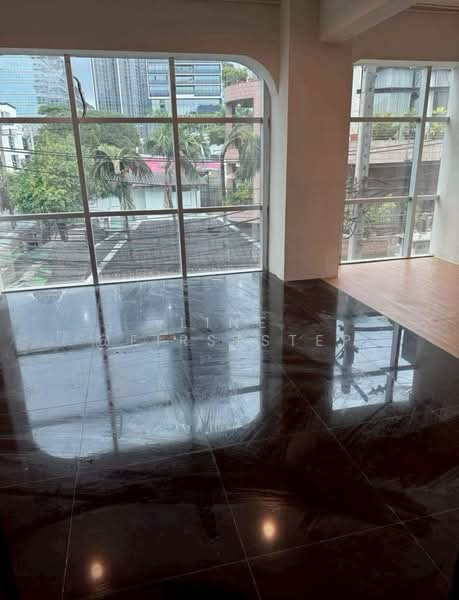 ให้เช่า - พื้นที่เชิงพาณิชย์และออฟฟิศ ทำเลทองหล่อ 13 ใจกลาง CBD ใกล้ BTS ทองหล่อ, กรุงเทพ