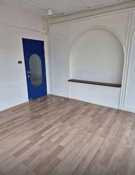 ให้เช่า - พื้นที่เชิงพาณิชย์และออฟฟิศ ทำเลทองหล่อ 13 ใจกลาง CBD ใกล้ BTS ทองหล่อ, กรุงเทพ