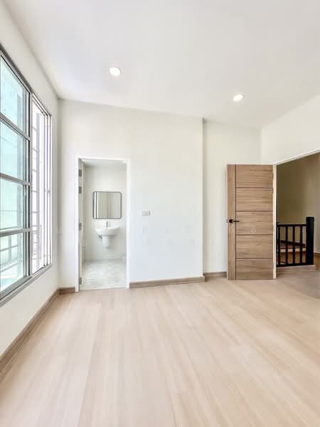 Baan Klang Muang Rama 9 - Ladprao, Bangkok, Soi Ladprao 88, Wang Thonglang, Wang Thonglang, Bangkok, 4 Bedrooms, 260 sqm, Townhouse For Sale, by AREA66 Real Estate Co.,Ltd, 500206193 - DDproperty.com