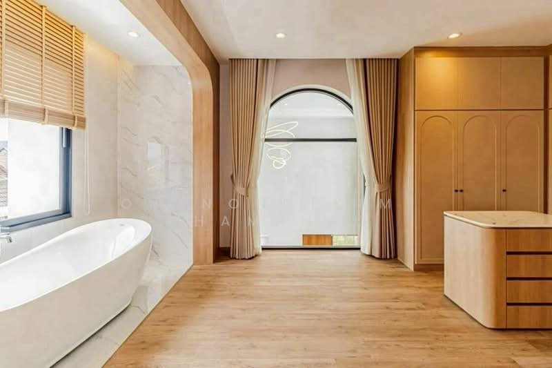 For Sale - 𝗠𝗼𝗱𝗲𝗿𝗻 𝗣𝗼𝗼𝗹 𝗩𝗶𝗹𝗹𝗮 ดีไซน์ทันสมัย แม่เหียะ, Chiang Mai