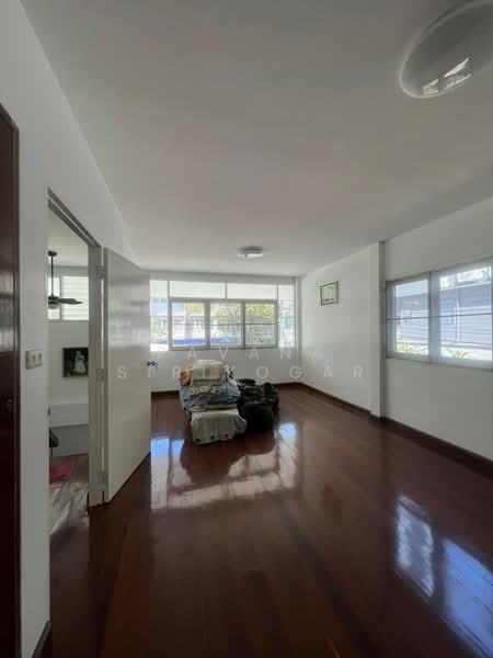 2-BR House, Bangkok, Yan Nawa, Sathon, Bangkok, 2 Bedrooms, 200 sqm, Single Detached House For Rent, by Pavana Sirikogar, 500206268 - DDproperty.com