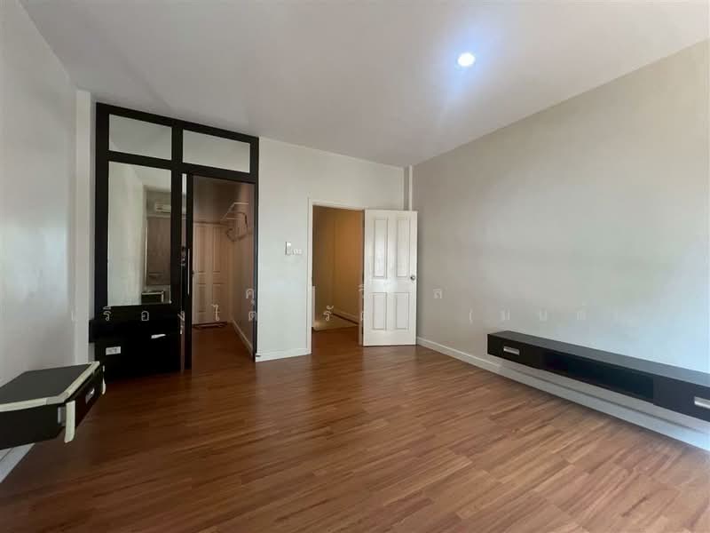 Nalin Avenue 2 : นลิน อเวนิว 2, กรุงเทพ, หมู่บ้านนลิน อเวนิว2 ซอยรามคำแหง 144 ถนน รามคำแหง, สะพานสูง, สะพานสูง, กรุงเทพ, 120 ตร.ม., ทาวน์เฮ้าส์ ขาย, โดย คุณ วิมล เรืองไตรรัตน์ (มนต์), 500206296 - DDproperty.com