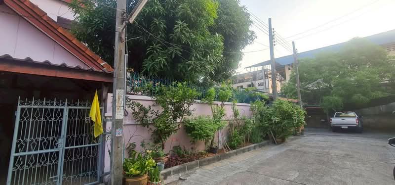 ไวท์วิลล่า2, Bangkok, บรมราชชนนี, Sala Thammasop, Thawi Watthana, Bangkok, 3 Bedrooms, 100 sqm, Townhouse For Sale, by พิมพ์พิชชา สายชลประสิทธิ์, 500206322 - DDproperty.com