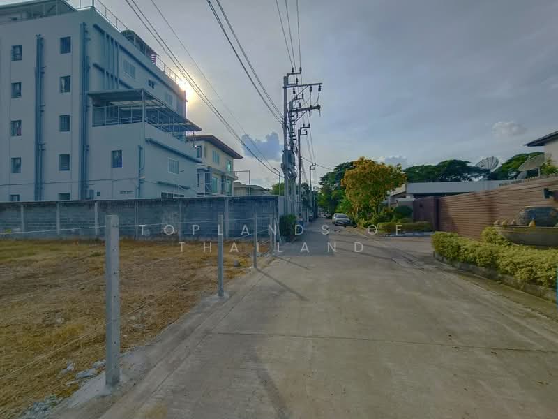 ขาย - ขาย ที่ดิน เลียบด่วนเอกมัย-รามอินทรา (ใกล้ทางด่วน) เนื้อที่ 2 ไร่ เหมาะสร้าง บ้าน และสำนักงาน, กรุงเทพ