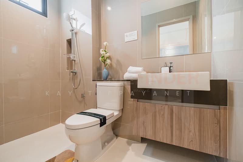 AVIAN Srinakarin-Krungthepkreetha, Bangkok, Srinagarindra - Rom Klao Rd, Saphan Sung, Saphan Sung, Bangkok, 4 Bedrooms, 229 sqm, Townhouse For Sale, by Kay Tippayanet, 500206380 - DDproperty.com