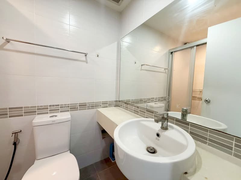 Lumpini Place Borom Ratchachonni - Pinklao, Bangkok, Boromratchachonnanee Road, Taling Chan, Taling Chan, Bangkok, 1 Bedroom, 33 sqm, Condo For Rent, by NATTAPHONG Yodmanotham (K. Book), 500206426 - DDproperty.com