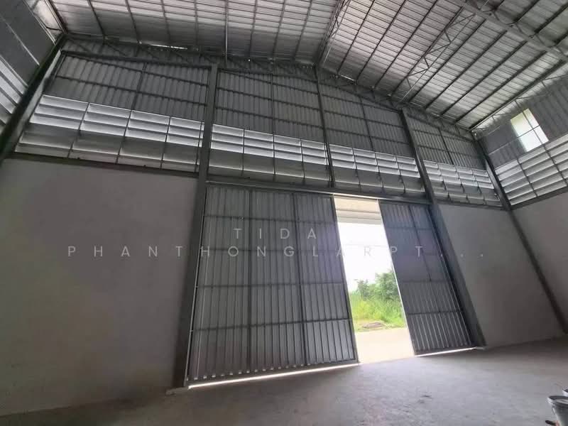 For Rent - Warehouse for rent, Ladkrabang 14/1, load capacity 3-5 tons, near Suvarnabhumi Airport and the motor, Bangkok