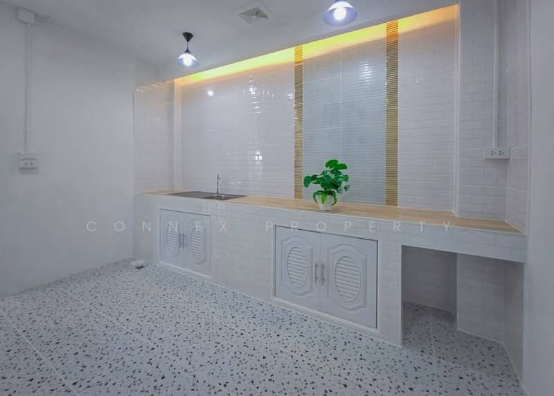 Buathong Thani, Nonthaburi, บางกรวย-ไทรน้อย, Bang Bua Thong, Bang Bua Thong, Nonthaburi, 5 Bedrooms, 125 sqm, Townhouse For Sale, by Connex Property, 500206449 - DDproperty.com