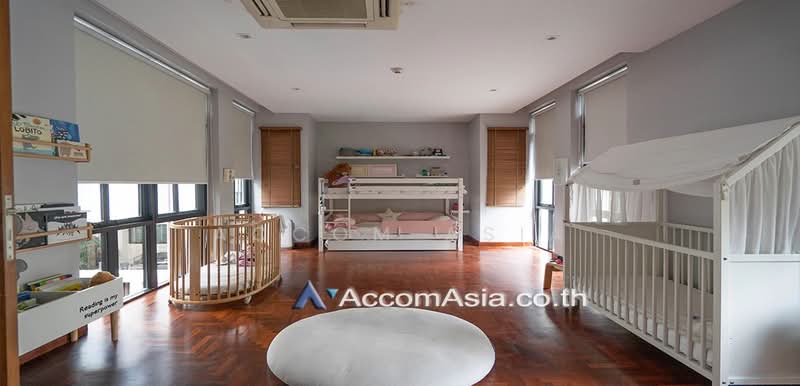 Private Swimming Pool Renovated executive home with private pool in gated community, Bangkok, Khlong Tan Nua, Watthana, Bangkok, 4 Bedrooms, 450 sqm, Single Detached House For Rent, by Accom Asia, 500206460 - DDproperty.com