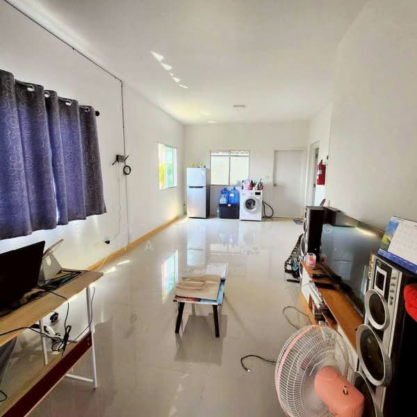 Baan Benyapha Pluakdaeng : บ้านเบญญาภา ปลวกแดง, ระยอง, 369 หมู่ 1 ถนนโรงน้ำตาลภาคตะวันออก-ปลวกแดง, ตาสิทธิ์, ปลวกแดง, ระยอง, 77 ตร.ม., ทาวน์เฮ้าส์ ขาย, โดย ERA Holding (Thailand) Co., Ltd., 500206463 - DDproperty.com