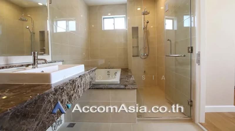 Home Office 4 Bedrooms House for Rent in Sukhumvit, Bangkok near BTS Phrom Phong, Bangkok, Khlong Tan Nua, Watthana, Bangkok, 4 Bedrooms, 300 sqm, Single Detached House For Rent, by Accom Asia, 500206484 - DDproperty.com