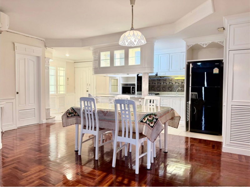 Las Colinas, Bangkok, Sukhumvit 21 Road, Khlongtoei Nua, Watthana, Bangkok, 2 Bedrooms, 100 sqm, Condo For Rent, by Juthabhorn Uppachit (Amy), 500206558 - DDproperty.com