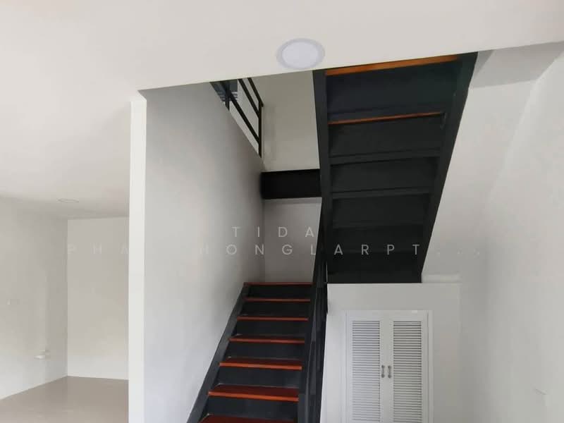 ให้เช่า โกดัง โรงงาน พร้อม สำนักงาน แหลมฉบัง ใกล้นิคมสหพัฒน์ ใกล้ ท่าเรือแหลมฉบัง, ชลบุรี, ทุ่งสุขลา, ศรีราชา, ชลบุรี, 600 ตร.ม., โกดัง-โรงงาน ให้เช่า, โดย Tida phanthonglarptawee, 500206559 - DDproperty.com