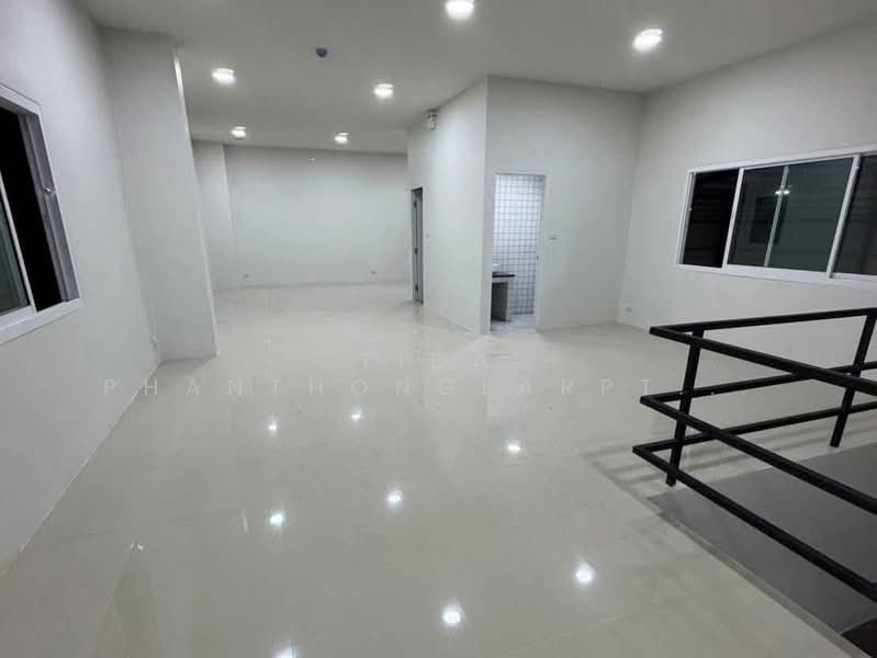 Warehouse, factory, and office space for rent in Laem Chabang, near Sahaphat Industrial Estate and L, Chon Buri (Pattaya), Thung Suk La, Si Racha, Chon Buri (Pattaya), , 600 sqm, Warehouse/Factory For Rent, by Tida phanthonglarptawee, 500206559 - DDproperty.com