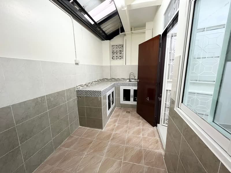 ทำเลซ.นวมินทร์ 66 ม.ธนะสิน ให้เช่าทาวน์โฮม 2 ชั้น บ้านสวย น่าอยู่ ทำเลดี เลี้ยงสัตว์ได้, Bangkok, นวมินทร์, Khlong Kum, Bueng Kum, Bangkok, 3 Bedrooms, 136 sqm, Townhouse For Rent, by บุษบา รัตนวงษ์ชัย, 500206564 - DDproperty.com