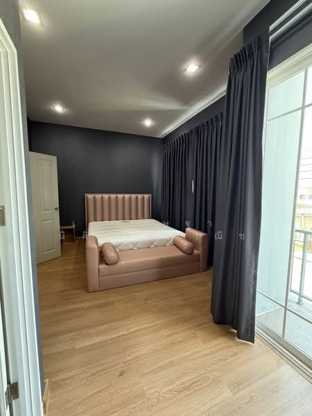 For Rent - ให้เช่าบ้านจอมทอง ใกล้รถไฟฟ้า ทาวน์โฮม2ชั้น 4นอน 3น้ำ บ้านสวยตกแต่งครบ หิ้วกระเป๋าพร้อมอยู่, Bangkok