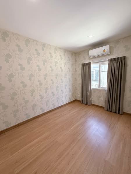 For Rent - ให้เช่าบ้านจอมทอง ใกล้รถไฟฟ้า ทาวน์โฮม2ชั้น 4นอน 3น้ำ บ้านสวยตกแต่งครบ หิ้วกระเป๋าพร้อมอยู่, Bangkok