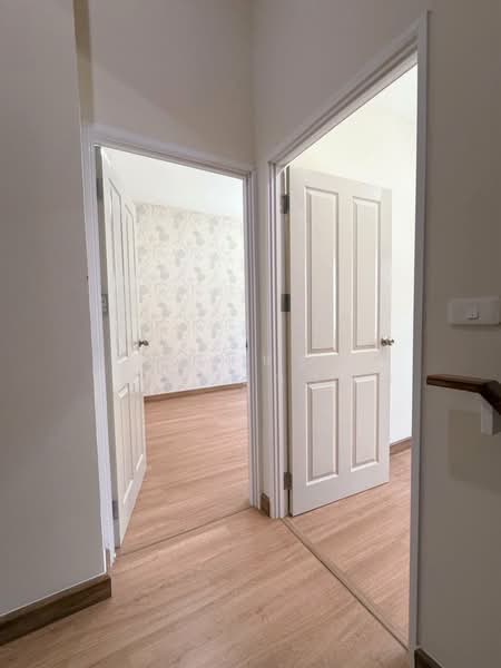 For Rent - บ้านเช่ากัลปพฤกษ์ ใกล้รถไฟฟ้าBTSวุฒากาศ บ้านสวยตกแต่งครบ หิ้วกระเป๋าพร้อมอยู่ 4นอน 3น้ำ 1ที่จอดรถ, Bangkok