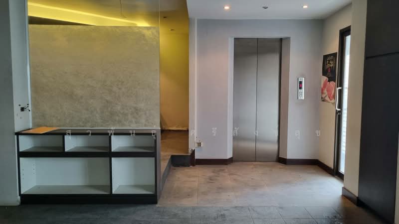 For Sale: 4-Storey Shophouse 2 Units on Thaniya Road Prime Silom, Sala Daeng Location, Bangkok, Si Phraya, Bang Rak, Bangkok, , 384 sqm, Shophouse For Sale, by สุวพันธุ์ ศรีสังข์สุข, 500206607 - DDproperty.com