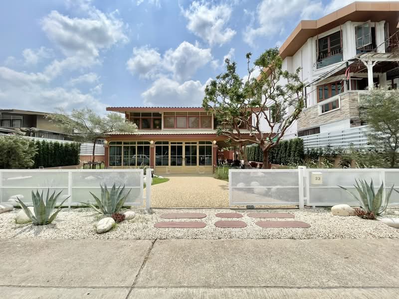 บ้านเดี่ยว 2 ชั้น พระราม 9 ซอย 49, กรุงเทพ, Rama 9, สวนหลวง, สวนหลวง, กรุงเทพ, 200 ตร.ม., กิจการ ขาย, โดย Paveenee Chaisriha, 500206633 - DDproperty.com