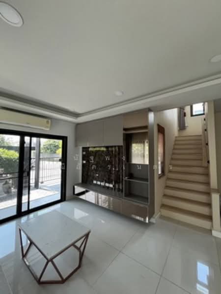 ให้เช่า - Britania Bangna-KM.12 : บริทาเนีย บางนา-กม.12, สมุทรปราการ