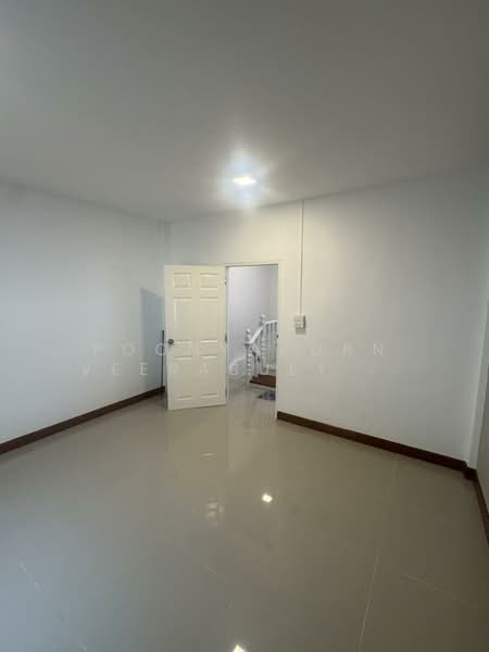 ทาวน์เฮ้าส์ : บัวทองธานีพาร์ค, Nonthaburi, กาญจนาภิเษก, Bang Bua Thong, Bang Bua Thong, Nonthaburi, 2 Bedrooms, 128 sqm, Townhouse For Sale, by Poonyaporn Veerabulyarit, 500206659 - DDproperty.com