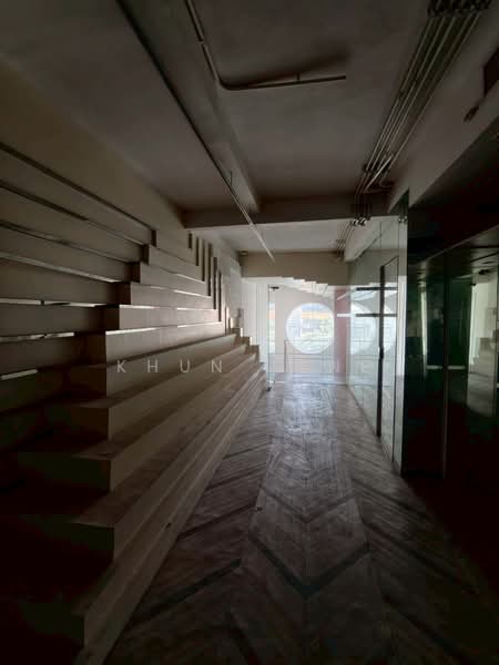 Commercial building for rent, located on Sukhumvit 55. (SPSJP221), Bangkok, ทองหล่อ 15, Khlong Tan Nua, Watthana, Bangkok, , 251 sqm, Shophouse For Rent, by Khun Jane, 500206736 - DDproperty.com