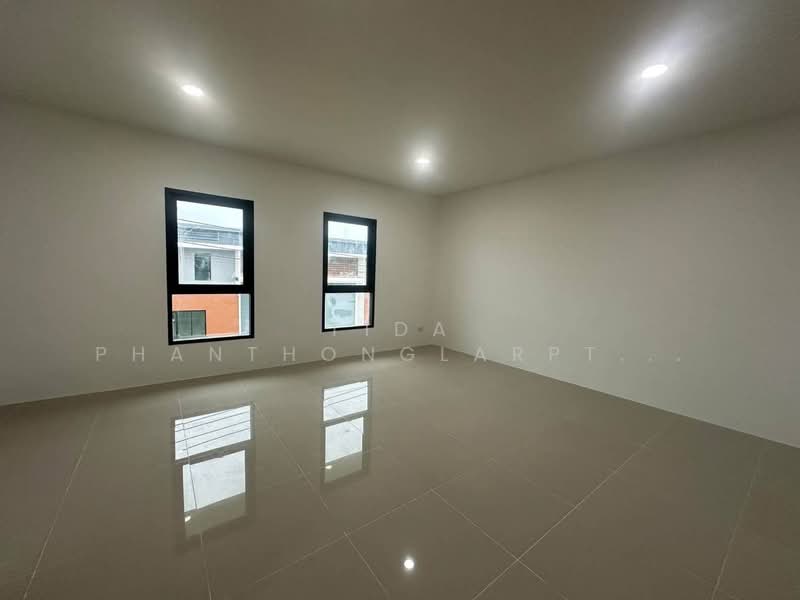 ให้เช่า โกดัง พร้อม ออฟฟิศ ลำลูกกา คลอง 3 ติดถนน ใกล้ มอเตอร์เวย์, ปทุมธานี, ลาดสวาย, ลำลูกกา, ปทุมธานี, 404 ตร.ม., โกดัง-โรงงาน ให้เช่า, โดย Tida phanthonglarptawee, 500206750 - DDproperty.com