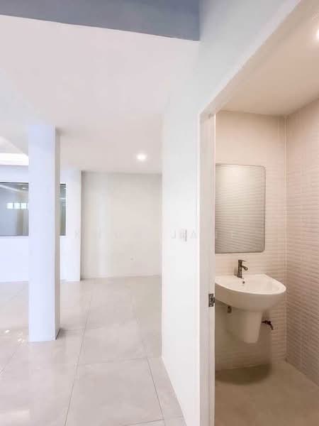 Baan Klang Muang Rama 9 - Ladprao, Bangkok, Soi Ladprao 88, Wang Thonglang, Wang Thonglang, Bangkok, 4 Bedrooms, 260 sqm, Townhouse For Sale, by Khun Jane, 500206822 - DDproperty.com