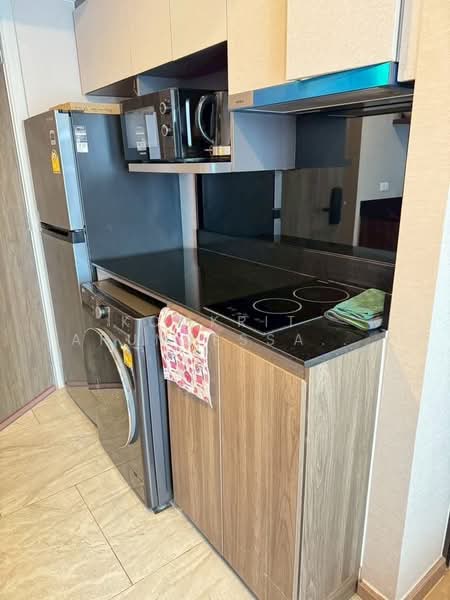 Lloyd Soonvijai-Thonglor, Bangkok, Soi Phetchaburi 47, Phetchaburi Road, Bang Kapi, Huai Khwang, Bangkok, 1 Bedroom, 31 sqm, Condo For Rent, by Komkrit Arunvessased , 500206863 - DDproperty.com