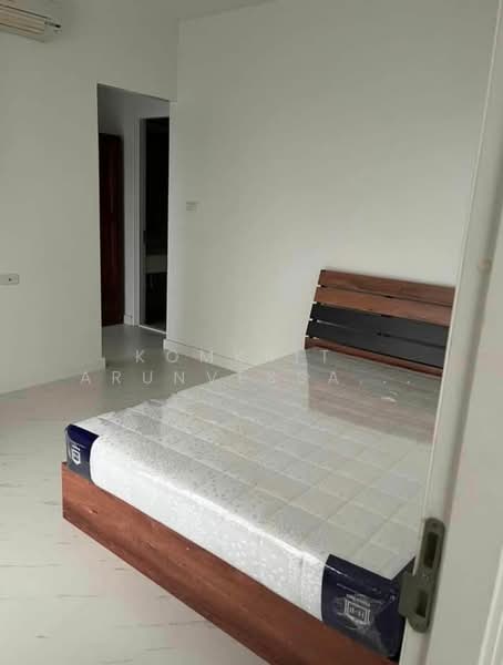 Ivy Sathorn 10, Bangkok, 88 Soi Sathorn 12, Sathorn Road, Silom, Bang Rak, Bangkok, 2 Bedrooms, 67 sqm, Condo For Rent, by Komkrit Arunvessased , 500206864 - DDproperty.com