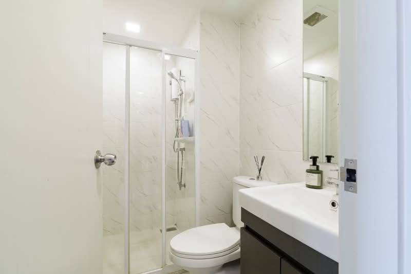 Atmoz Ratchada-Huaikwang, Bangkok, Saha Kan Pramun Alley, Wang Thonglang, Wang Thonglang, Bangkok, 1 Bedroom, 32 sqm, Condo For Sale, by Komkrit  Arunvessased , 500206866 - DDproperty.com