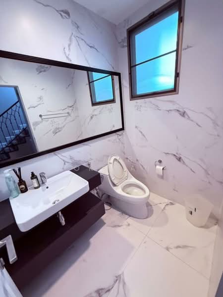 ให้เช่า - Grand Bangkok Boulevard Srinakarin : แกรนด์ บางกอก บูเลอวาร์ด ศรีนครินทร์, กรุงเทพ