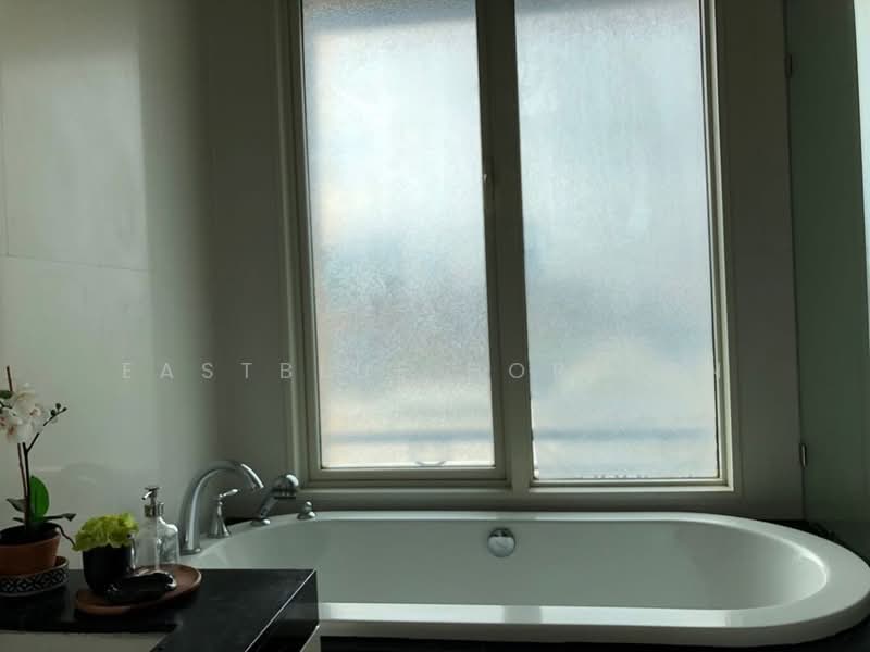 Royce Private Residences, Bangkok, 61 Soi Sukhumvit 31, Khlongtoei Nua, Watthana, Bangkok, 2 Bedrooms, 112 sqm, Condo For Sale, by Eastblue Horizon, 500206923 - DDproperty.com