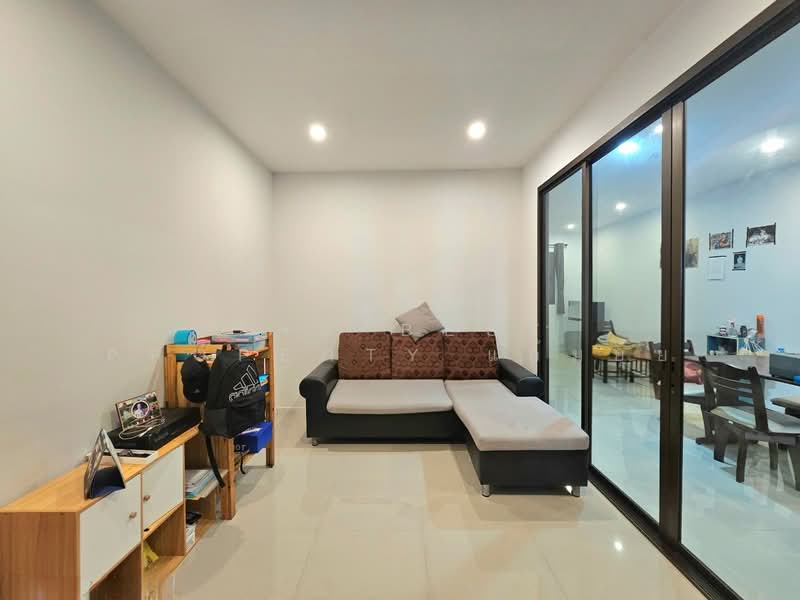 หมู่บ้านดิเอสเตท บายพาส-ศุขประยูร, Chon Buri (Pattaya), Na Pa, Muang Chon Buri, Chon Buri (Pattaya), 3 Bedrooms, 100 sqm, Townhouse For Sale, by The Best Property แก้มยุ้ย, 500206978 - DDproperty.com