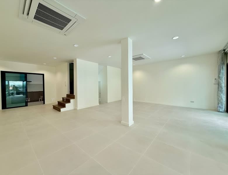 หมู่บ้านนาวิน (Nawin Village), Bangkok, Chong Nonsi, Yan Nawa, Bangkok, 4 Bedrooms, 334 sqm, Townhouse For Rent, by ณภัทร พรสิริเมธากุล, 500206989 - DDproperty.com