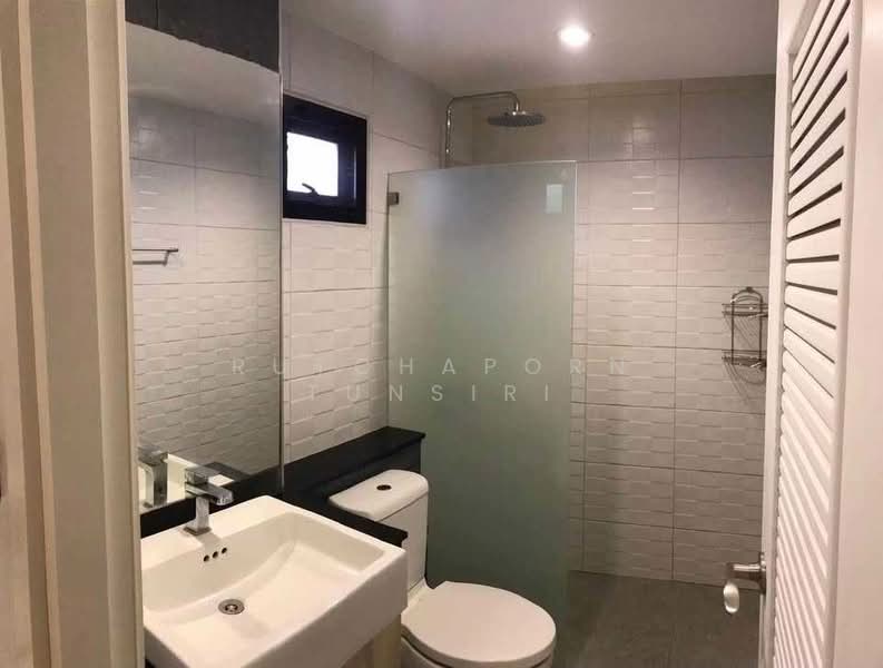 บ้านให้เช่า – ใกล้โลตัสหางดง เพียง 5 นาที ค่าเช่า 25,000 บาท / เดือน รหัสทรัพย์ : No.9H1027, Chiang Mai, Pa Daet, Muang Chiang Mai, Chiang Mai, 3 Bedrooms, 150 sqm, Single Detached House For Rent, by Rutchaporn Tunsiri, 500207020 - DDproperty.com