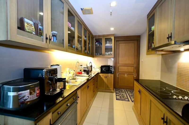 Sathorn Gardens, Bangkok, 39 South Sathorn Road, Thung Maha Mek, Sathon, Bangkok, 3 Bedrooms, 230 sqm, Condo For Sale, by Pemika Aukkaraleekul, 500207026 - DDproperty.com
