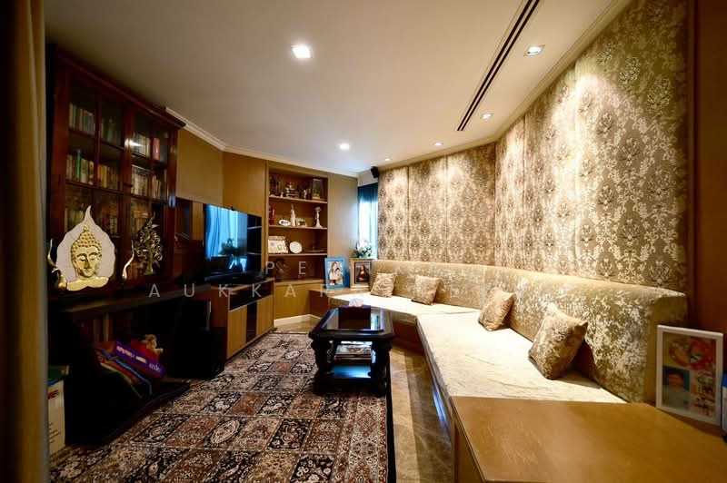 Sathorn Gardens, Bangkok, 39 South Sathorn Road, Thung Maha Mek, Sathon, Bangkok, 3 Bedrooms, 230 sqm, Condo For Sale, by Pemika Aukkaraleekul, 500207026 - DDproperty.com